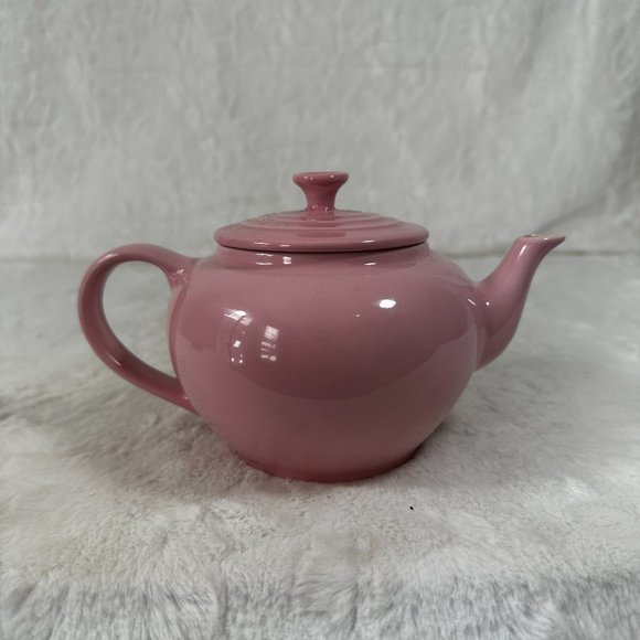 Le Creuset Classic Stoneware Teapot Chiffon HTF Pink Collectible color - Picture 3 of 12